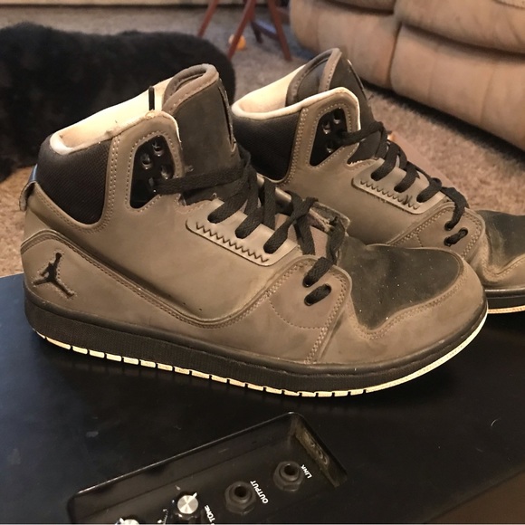 Jordan Shoes - Picture 2 of 5